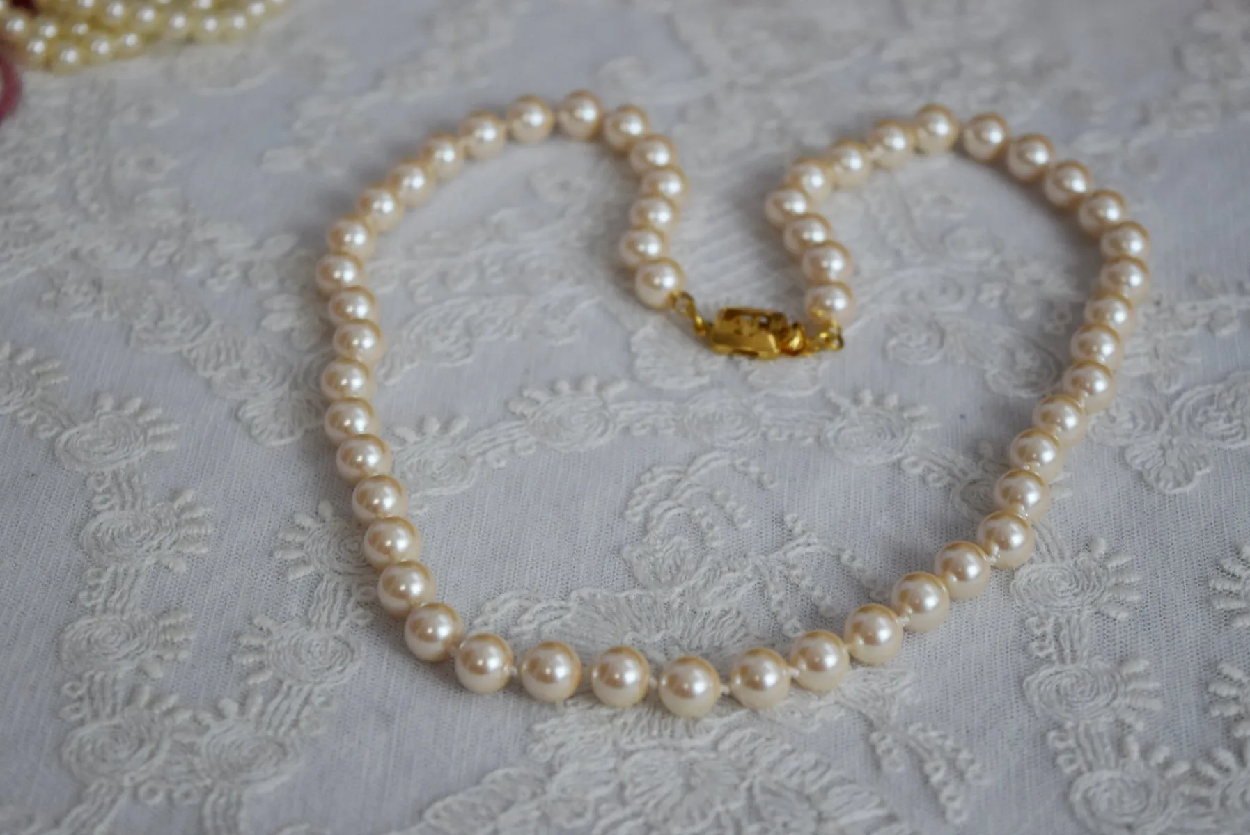 Glass Pearl Knotted Necklace